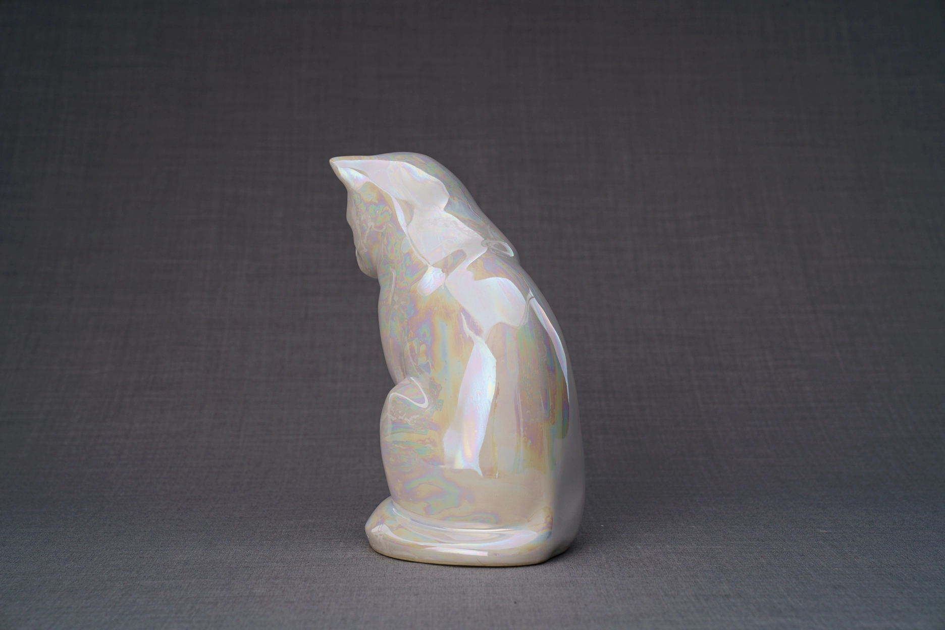 Håndlagde kjæledyrurner og minnegjenstander